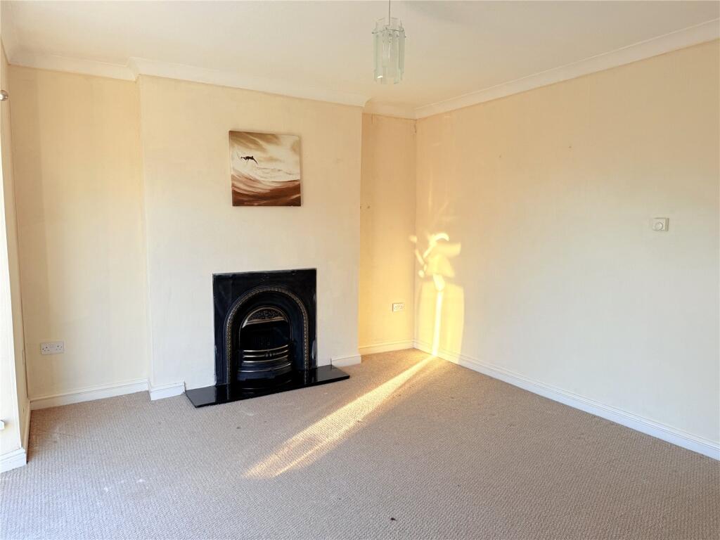 4 bed Terraced
