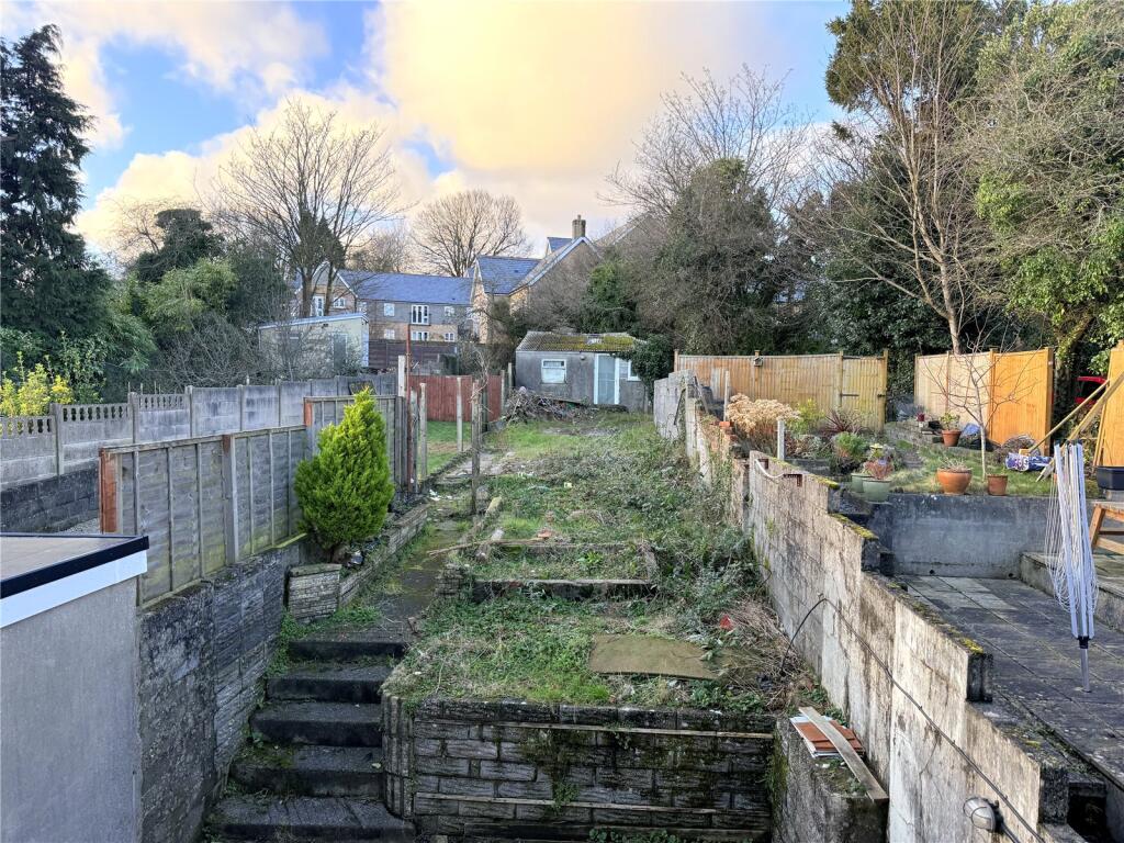4 bed Terraced