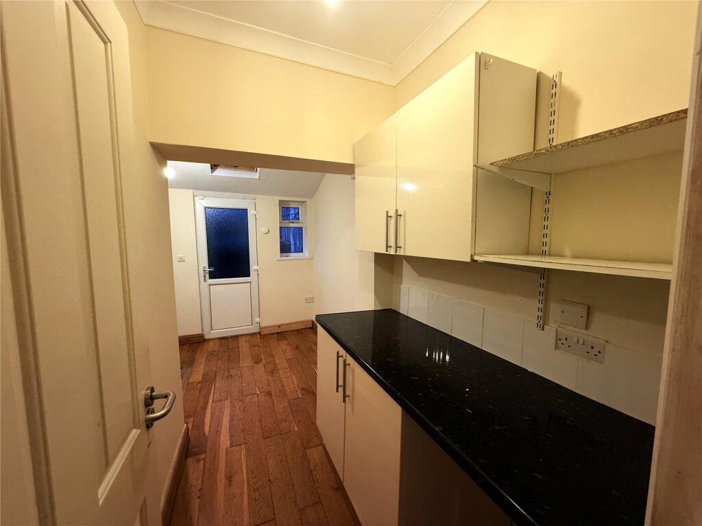 4 bed Terraced