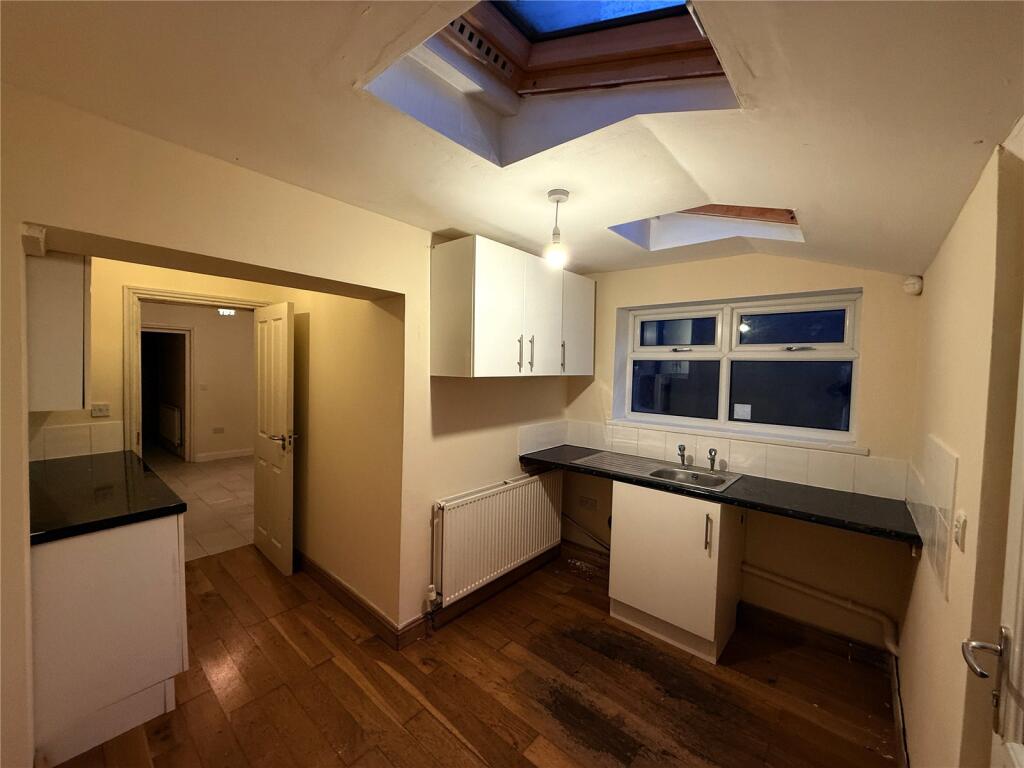 4 bed Terraced