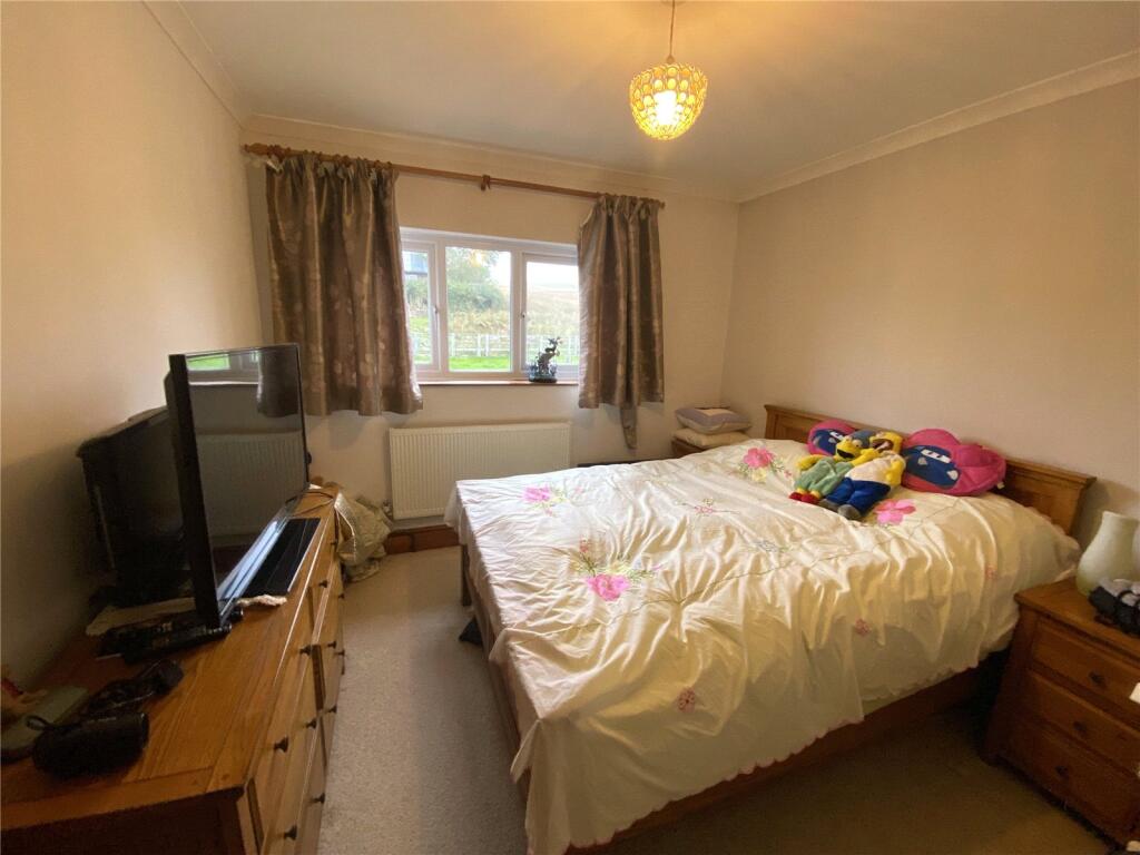 4 bed Detached