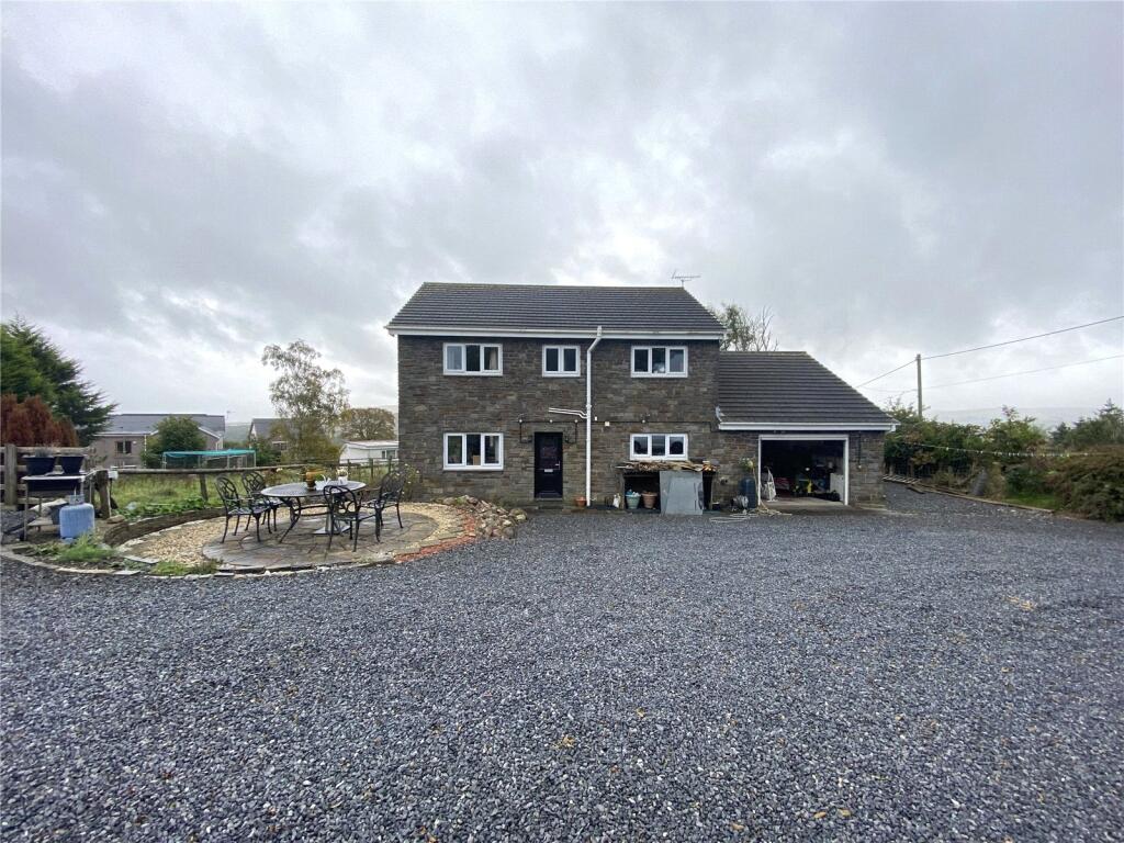 4 bed Detached
