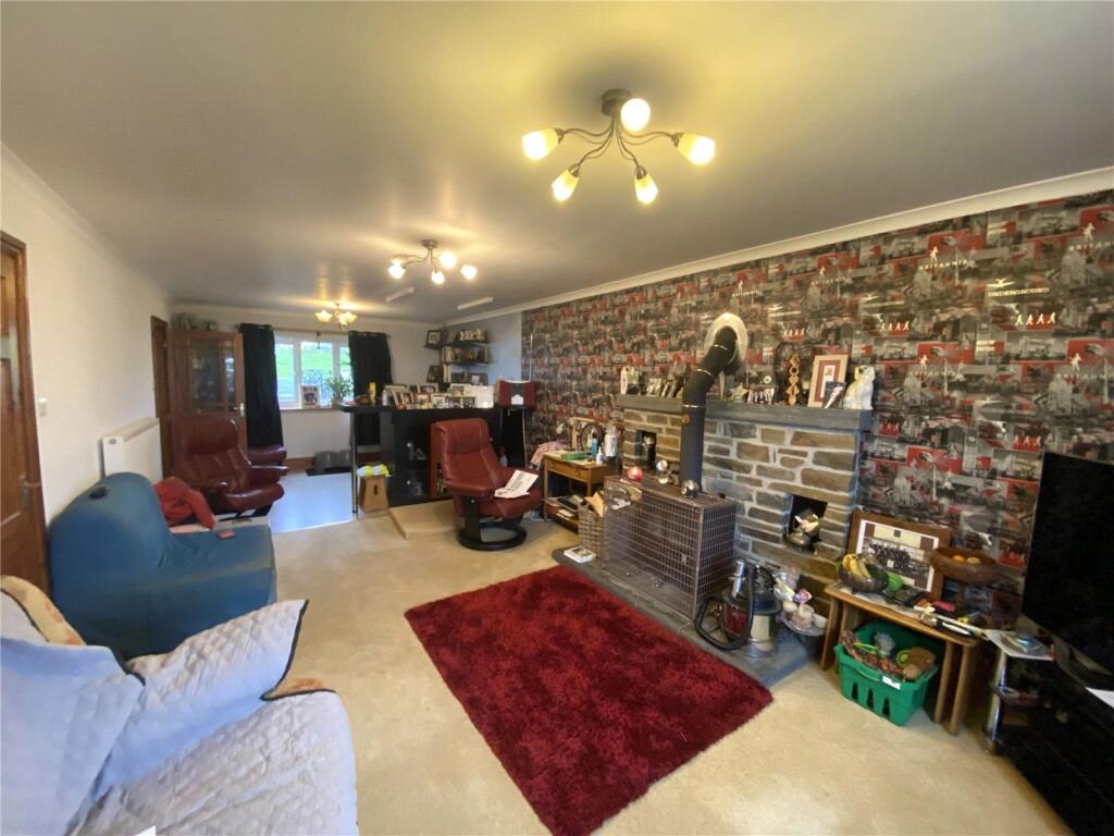 4 bed Detached