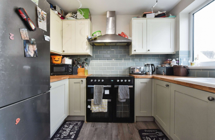5 bed Detached