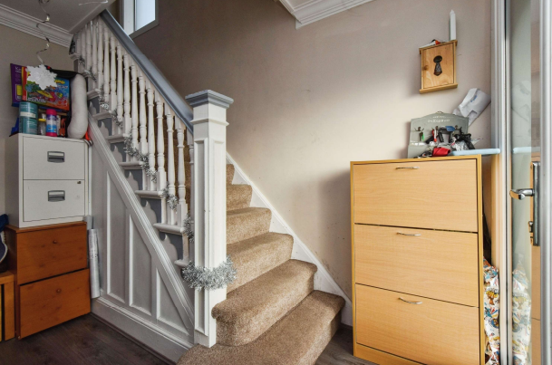 5 bed Detached