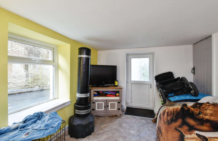 5 bed Detached