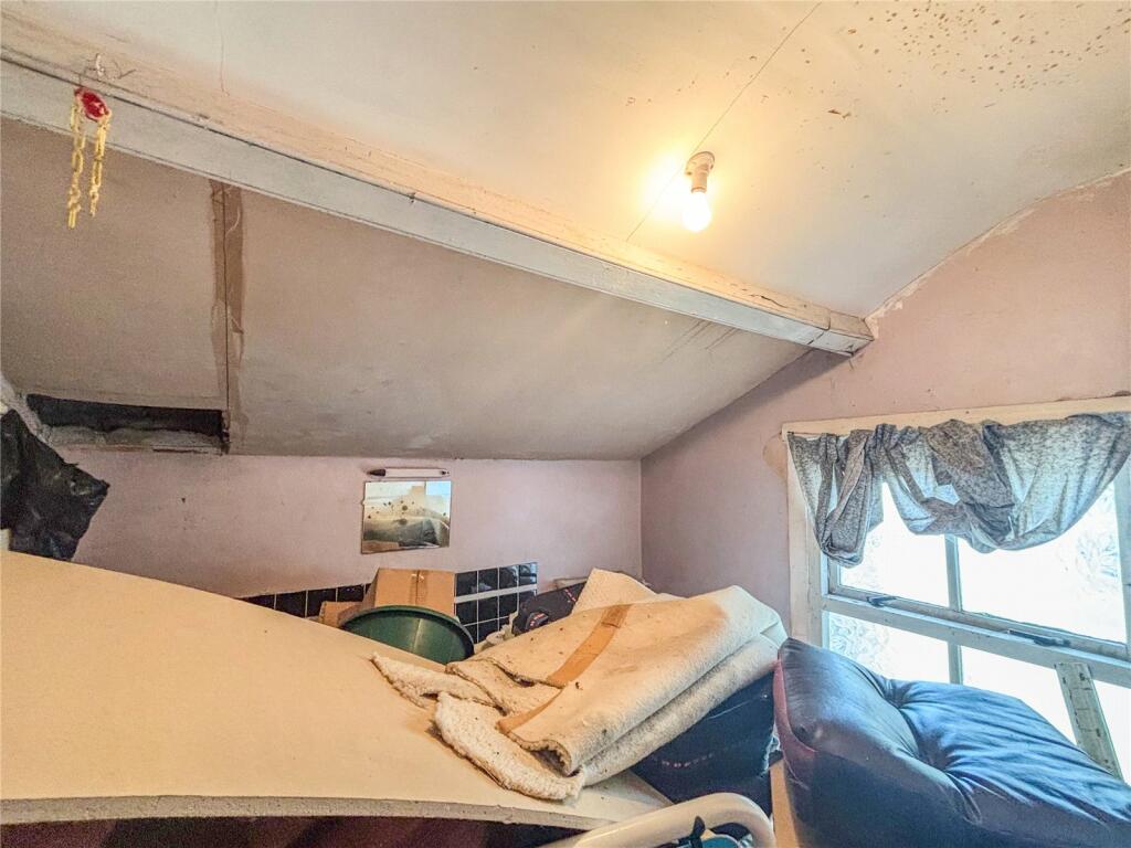 2 bed House