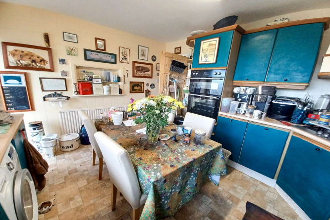4 bed Detached Bungalow