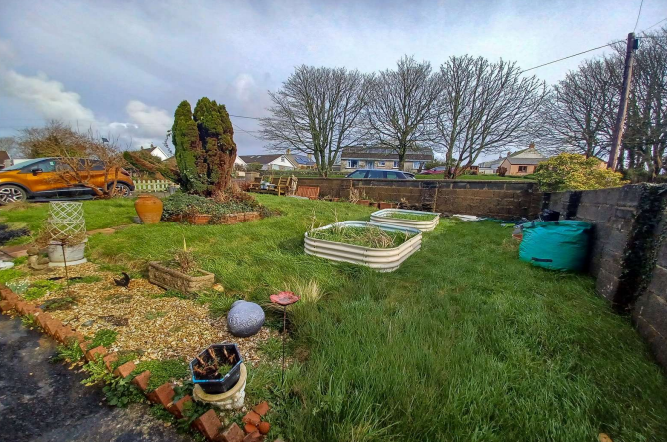 4 bed Detached Bungalow