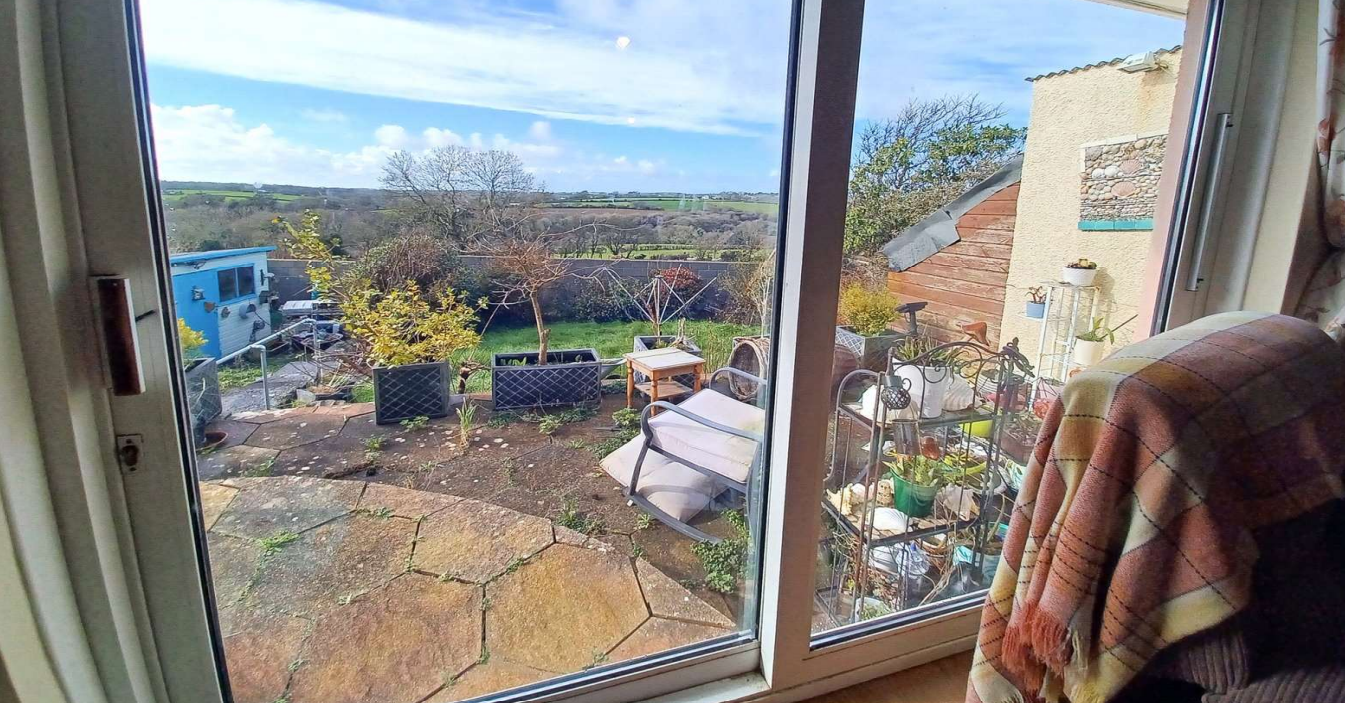 4 bed Detached Bungalow