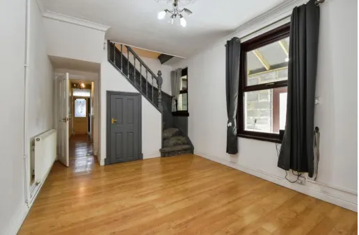 3 bed End of Terrace