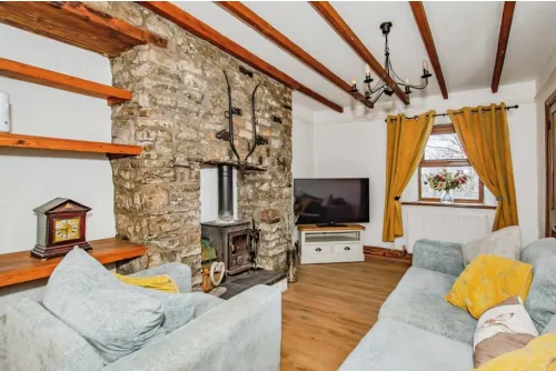 2 bed Detached