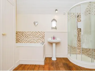 2 bed Detached