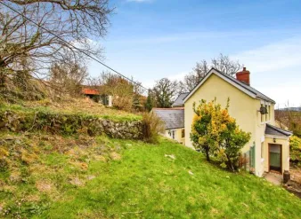 2 bed Detached