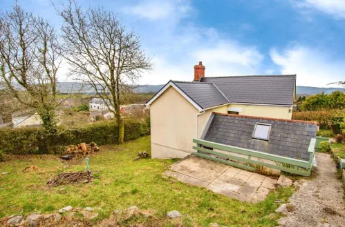 2 bed Detached
