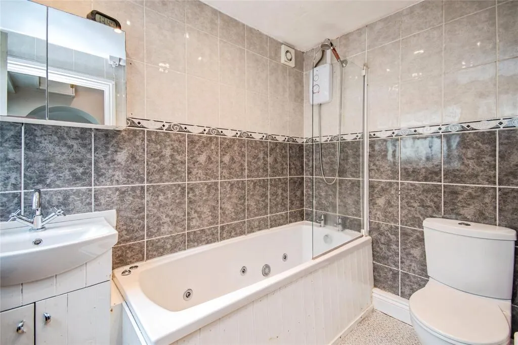 3 bed Terraced