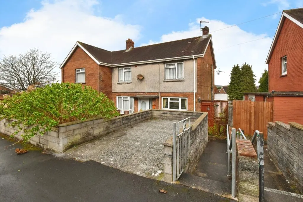 2 bed Semi-Detached