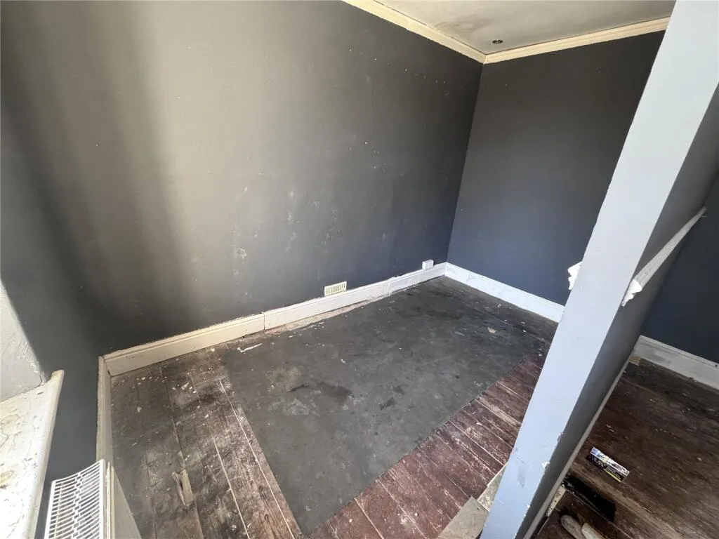 4 bed Retail Property (out of town)
