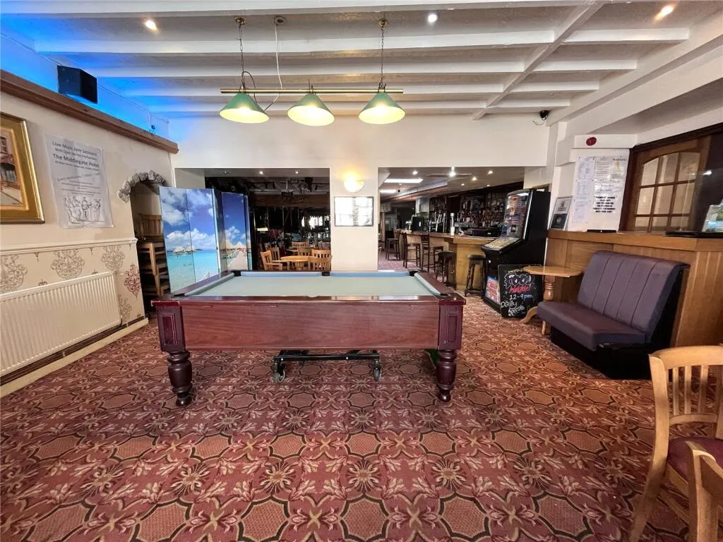8 bed Commercial Property