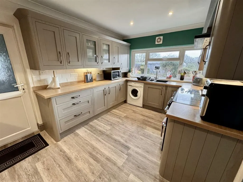 2 bed Detached Bungalow
