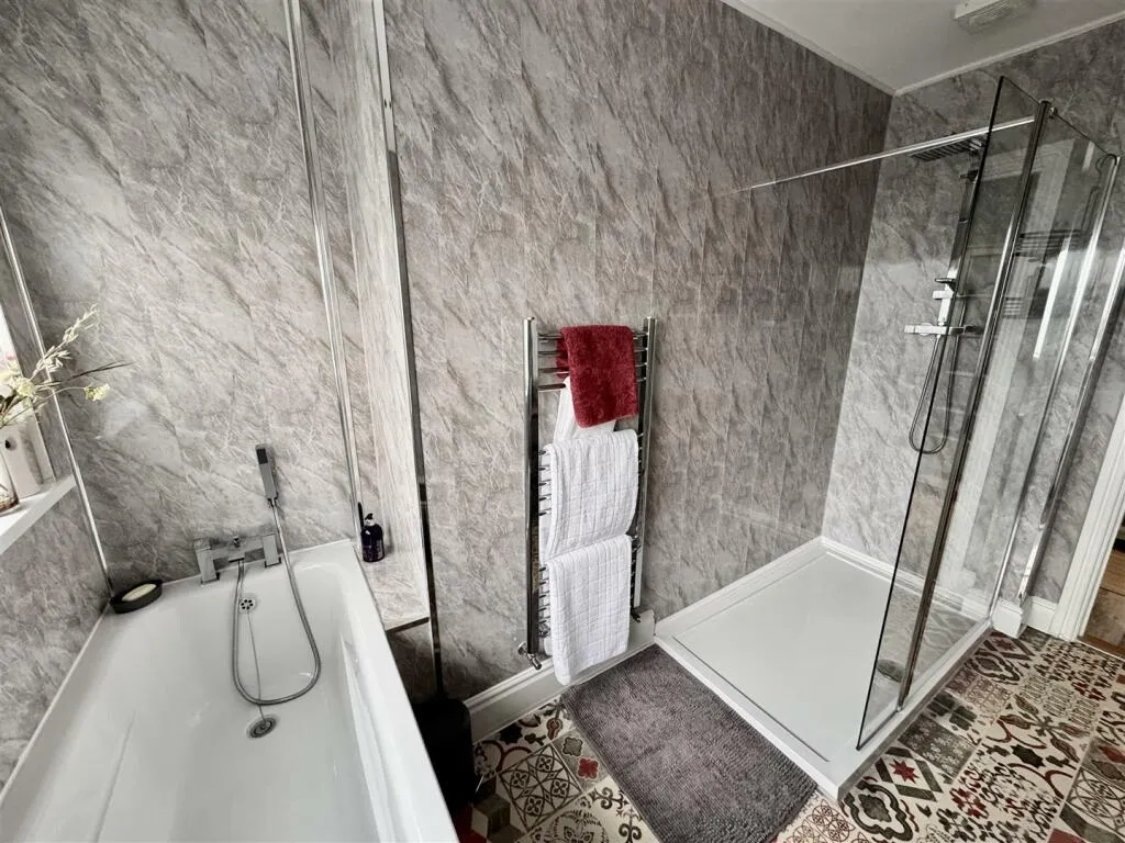 2 bed Detached Bungalow