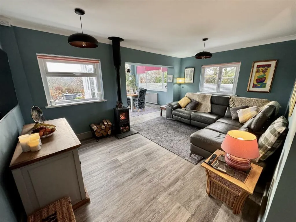 2 bed Detached Bungalow