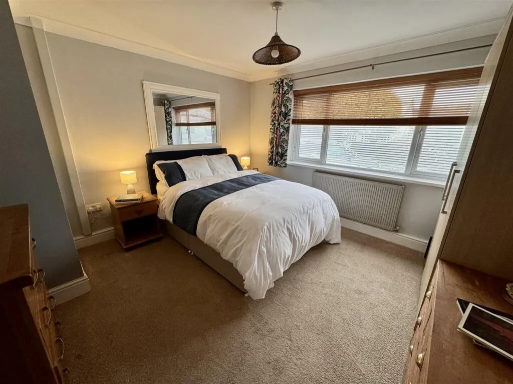 2 bed Detached Bungalow