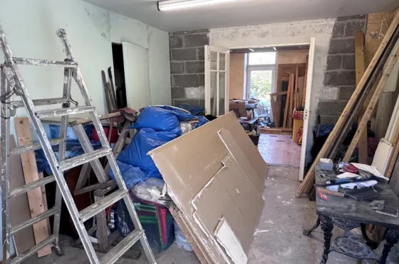 3 bed Retail Property (out of town)