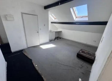 3 bed Retail Property (out of town)
