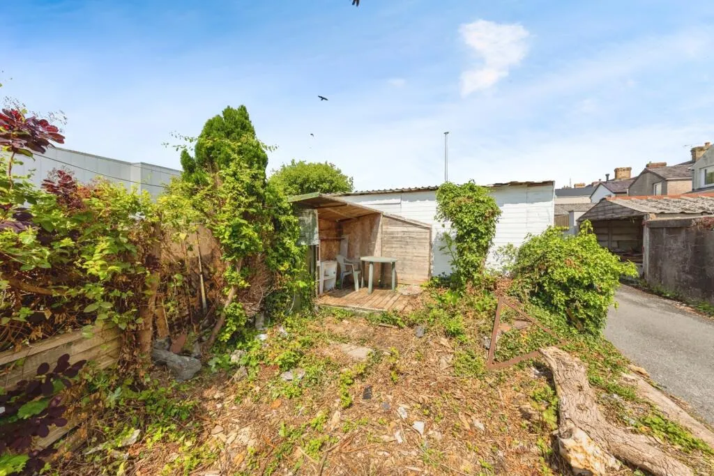 2 bed End of Terrace