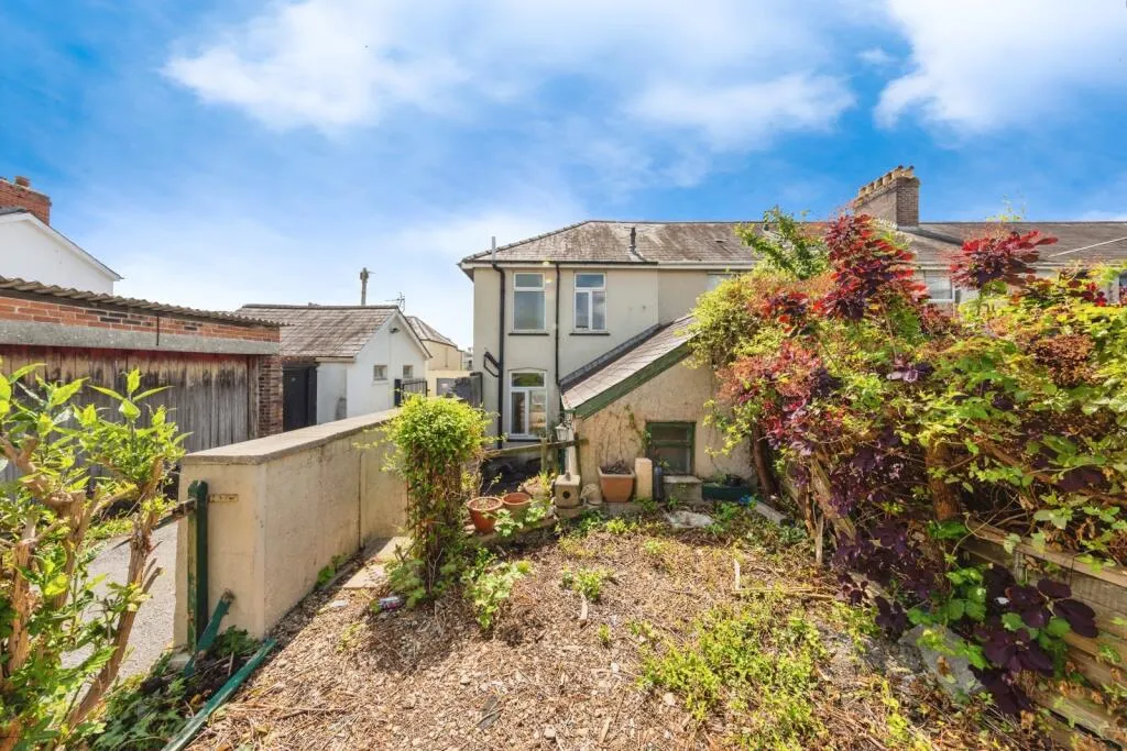 2 bed End of Terrace