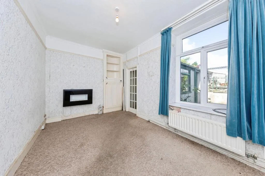 2 bed End of Terrace