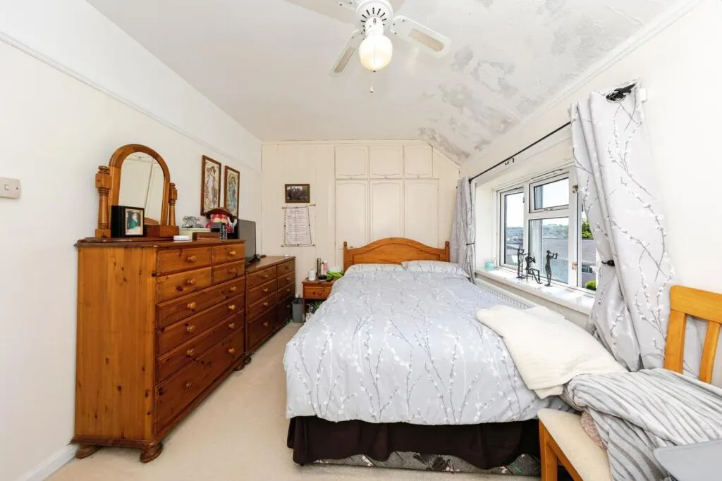 2 bed House