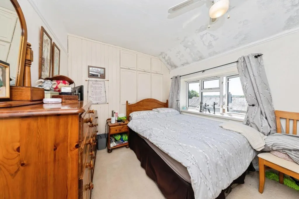2 bed House