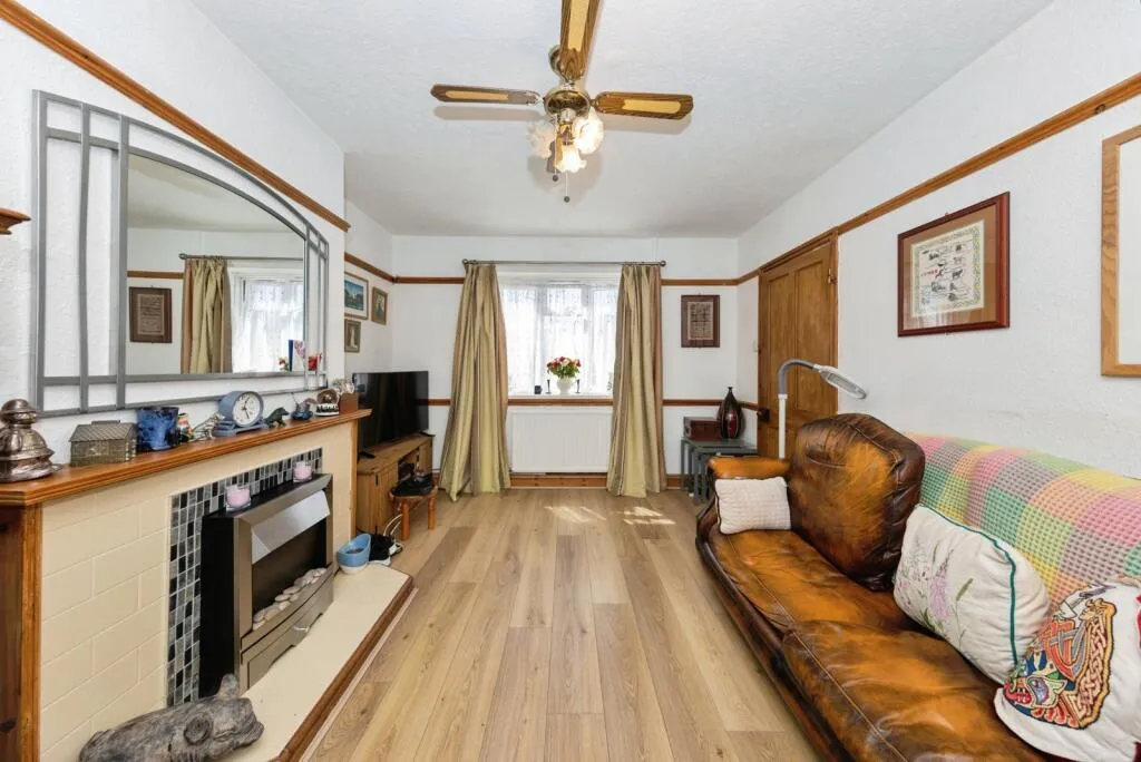 2 bed House
