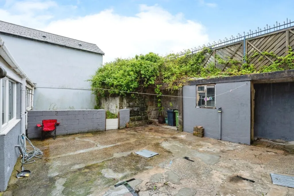 3 bed Terraced