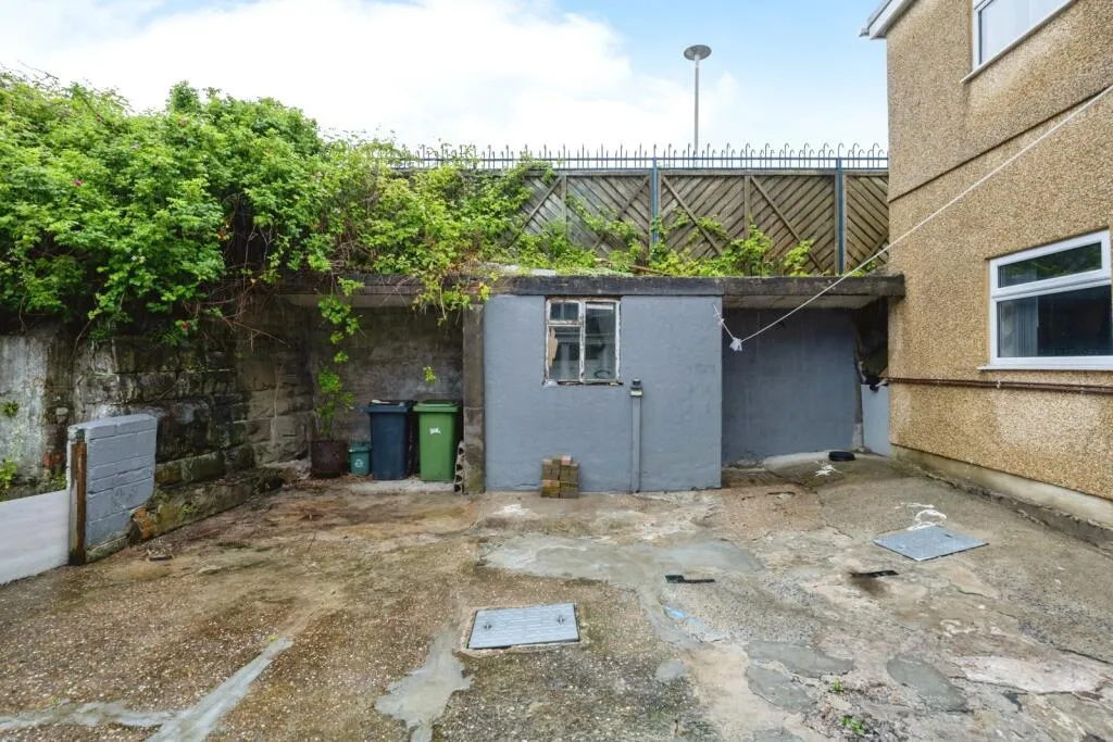 3 bed Terraced