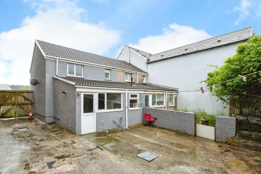3 bed Terraced