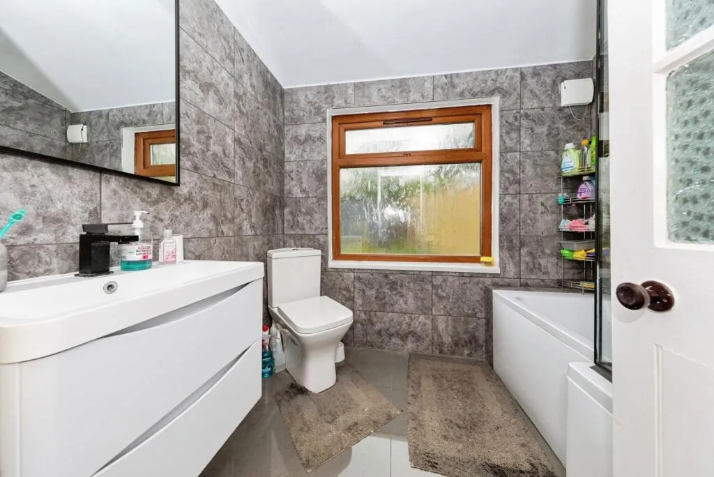 3 bed Semi-Detached