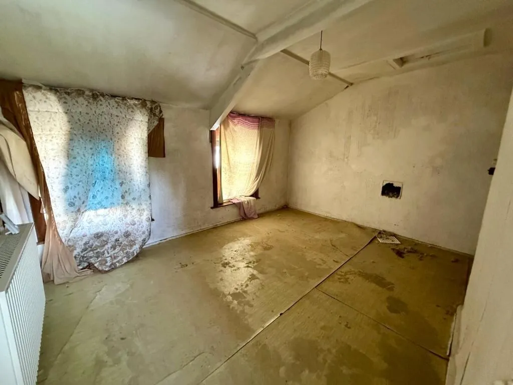2 bed Character Property