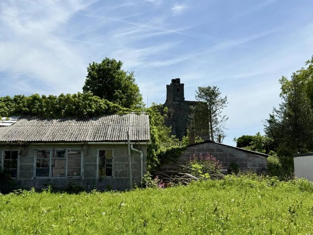 2 bed Character Property