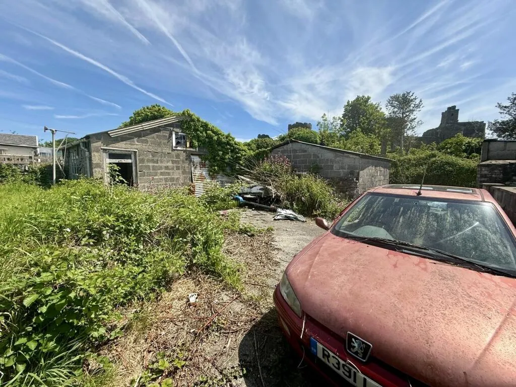 2 bed Character Property