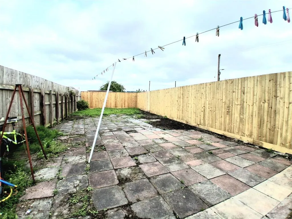 4 bed Semi-Detached