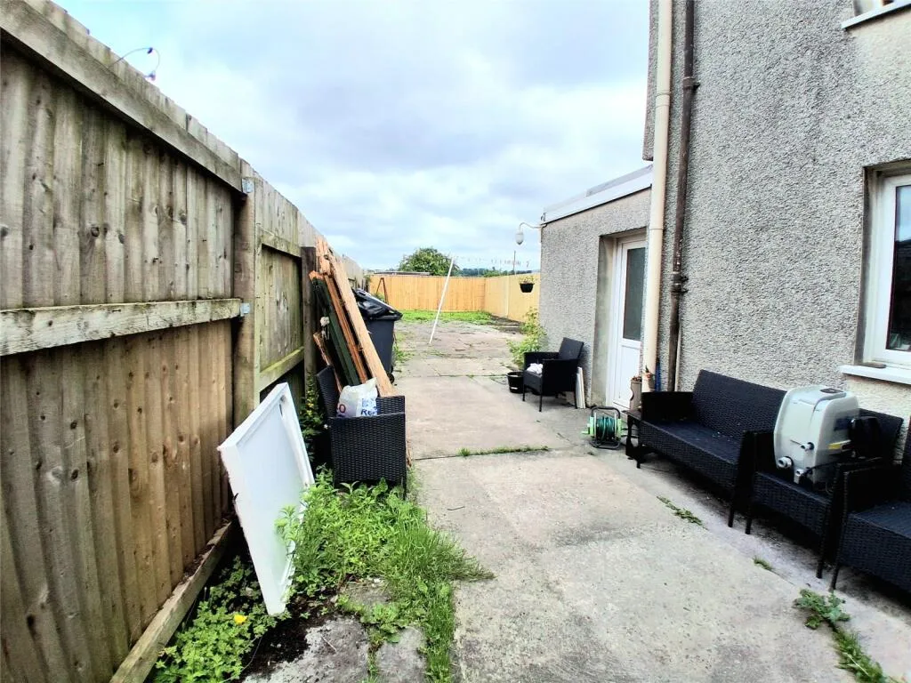 4 bed Semi-Detached