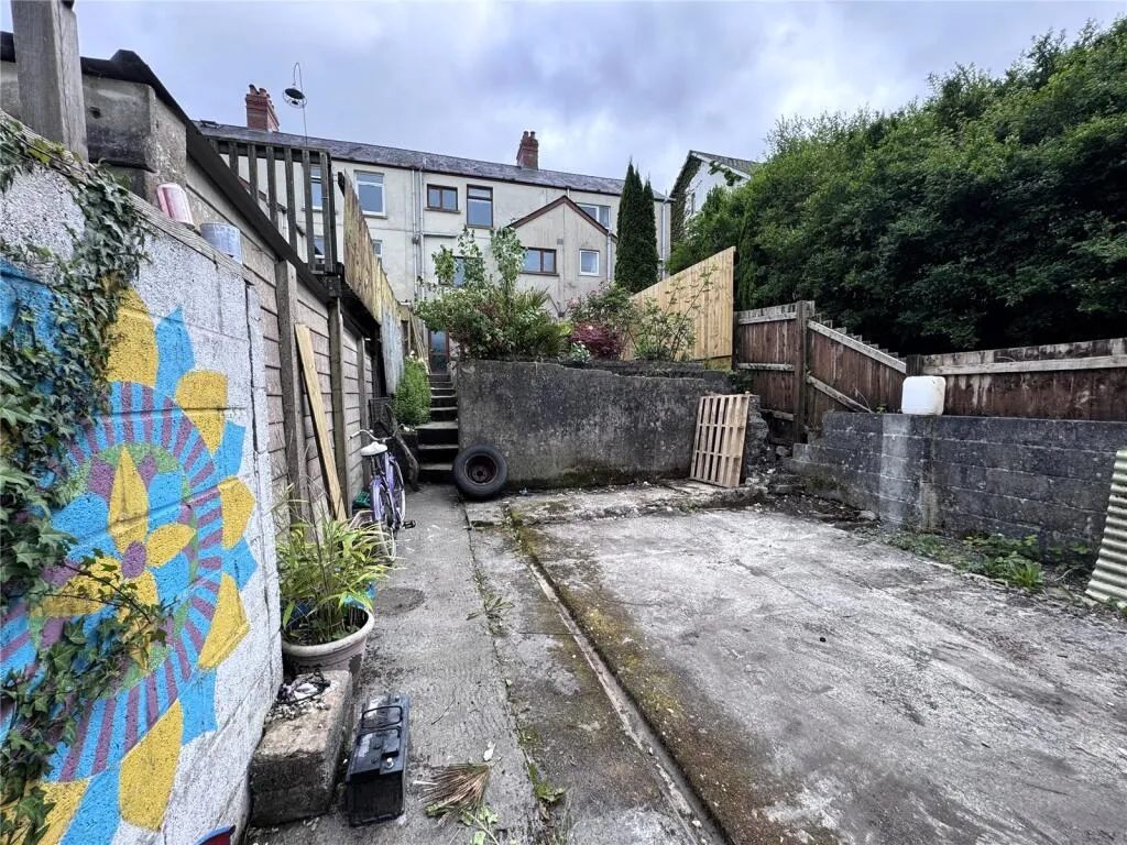 3 bed Terraced