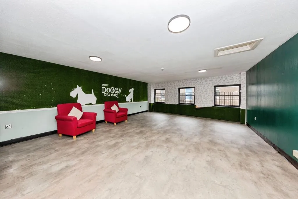 1 bed Commercial Property