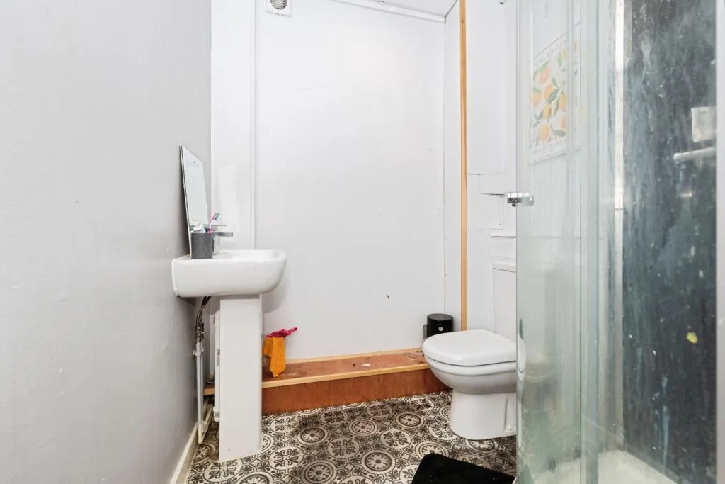 1 bed Commercial Property
