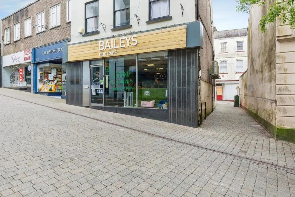 1 bed Commercial Property