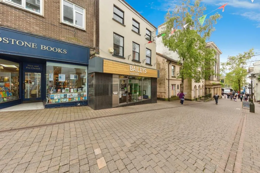 1 bed Commercial Property