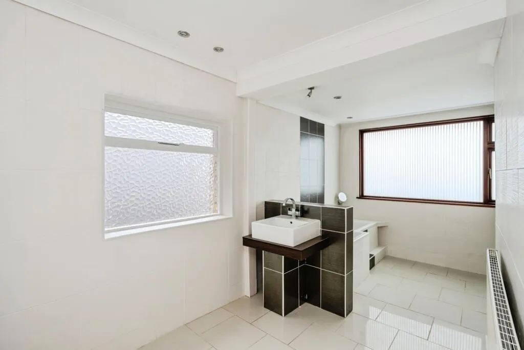 3 bed Detached